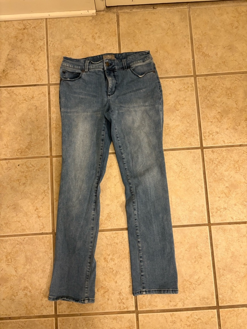 Chico's Mid rise Jeans - Picture 3 of 4